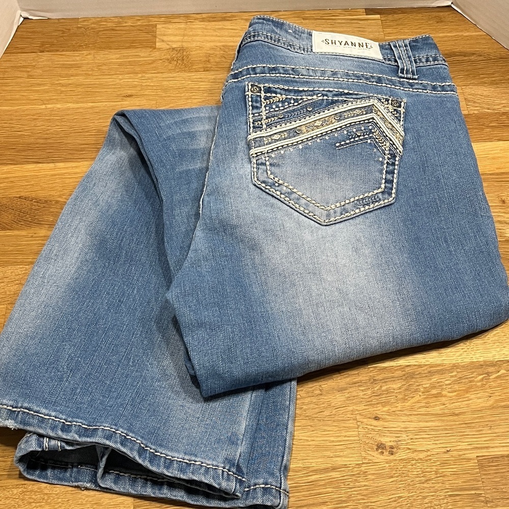 Shyanne Midrise Medium Wash Stretch Bootcut Jeans Women’s 34 Short